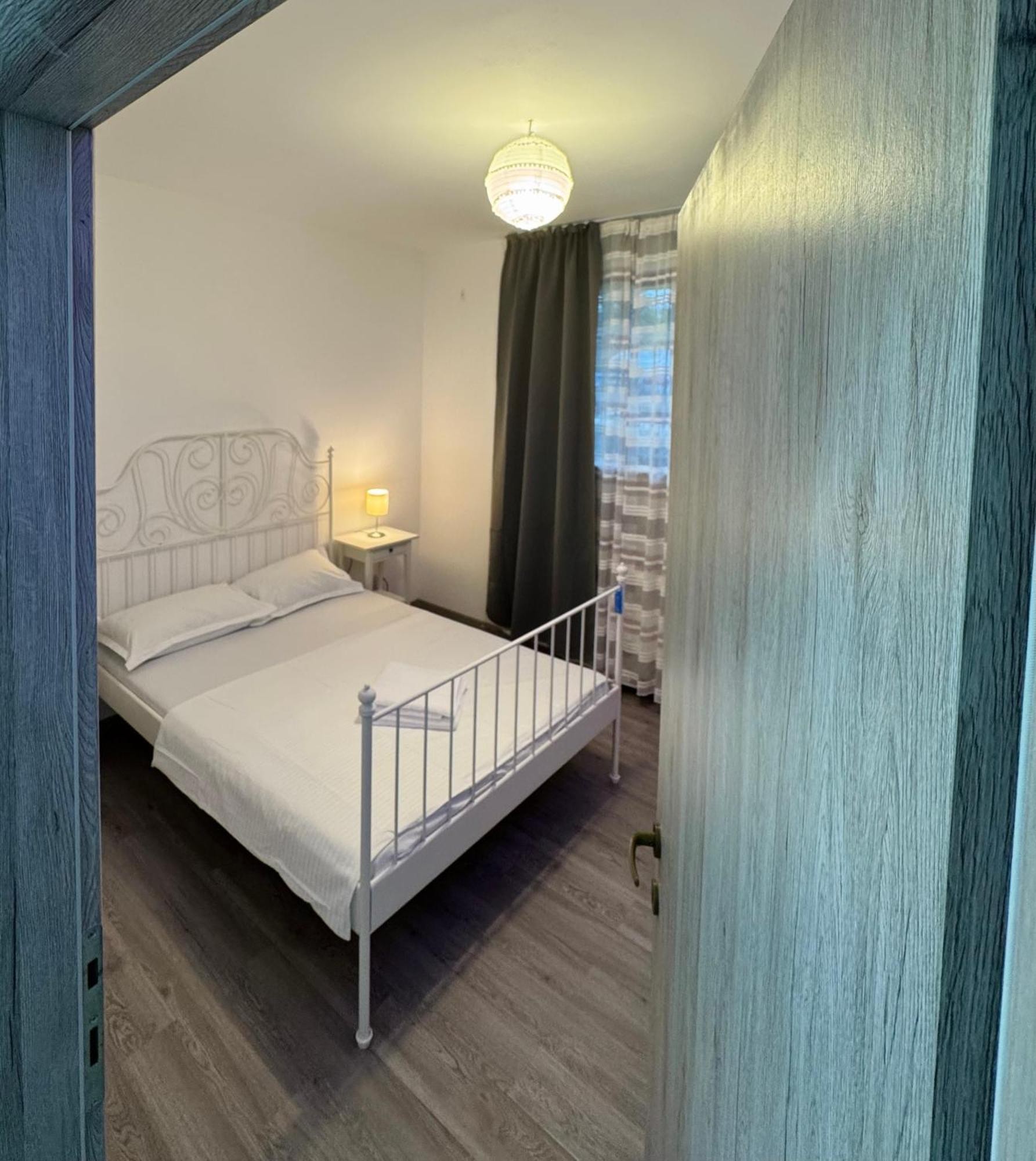 Apartment Solar D3, Private Parking, One Bedroom 布加勒斯特 外观 照片